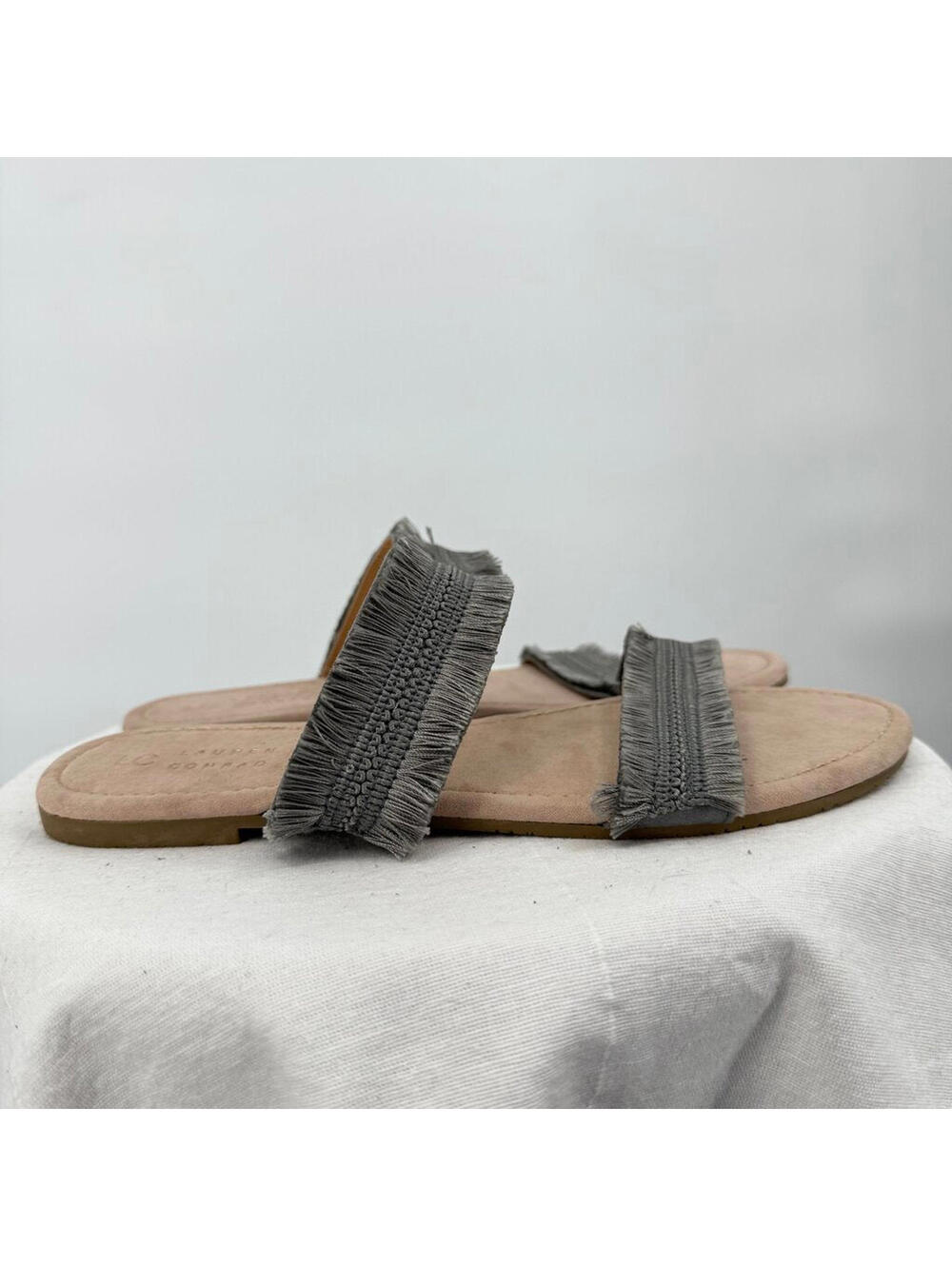 Women's Lauren Conrad New with Tags Gray Fringe Sandals 10/11
